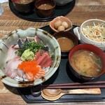 酒場はるや - 海鮮丼（酢飯大盛り）１２００円