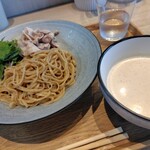 宍道湖しじみ中華蕎麦 琥珀 - 出会えて嬉しいくるみ蕎麦。