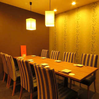 様々な利用シーンに対応可能な和モダン完全個室