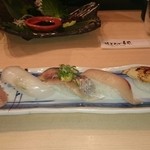 にぎわい寿司 - 単品握り(中トロ、カンパチ、〆サバ、生タコ、サーモン、穴子だったかな？)
