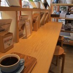 藤乃屋書店 - 店内