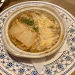 サングリア - 料理：オニオングラタンスープ