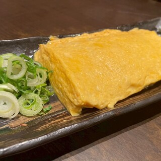 自慢の鶏ガラの入っただし巻きです！