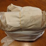 コロッケのせきや - 脂を吸ってます。