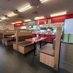 ラーメン山岡家 - 店内