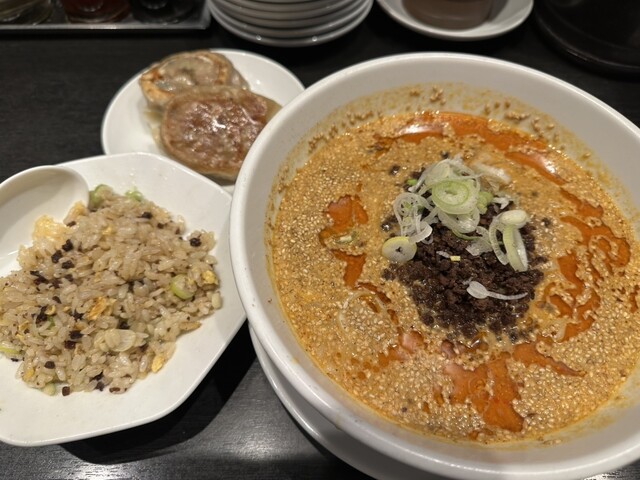 Chomolungma Sakaba Yaezu Chikagai Ten