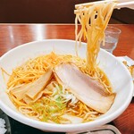 ゆきむら亭 - 麺は普通の中華麺
