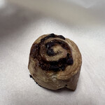 AOSAN 仙川店 - KURUKURU   シナモン、クリームチーズ、チョコチップ