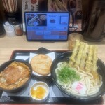 資さんうどん - 料理写真: