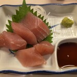 元祖立ち飲み屋 - マグロぶつ切り