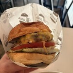 バーガーマニア - クワトロチーズバーガー1770円
