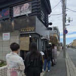 本気の焼豚 プルプル食堂 - いつも行列ができてる