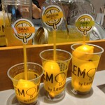 LEMONADE by Lemonica - ドリンク写真:カウンター上部 ドリンク サイズ見本 S・M・Jumbo