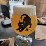 SanktGallen TAP ROOM - ハーフだと猫グラスで提供