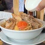 本気の焼豚 プルプル食堂 - マキシマム濃い卵