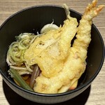 TAOYA - 蕎麦に天ぷらを添えて