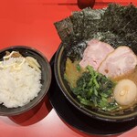 とらきち家 - とらきちラーメン ライス