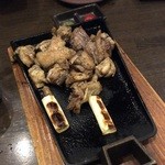 Yamauchi Noujou - 黒さつま鶏炭火焼 中 1,270円