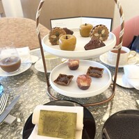 ベージュ アラン・デュカス 東京 - 