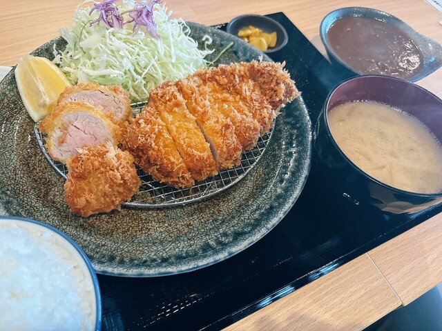 とんかつ檍のカレー屋 いっぺこっぺ 横浜元町店 - 石川町/カレー