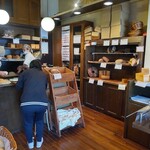 ブレッド＆サーカス - 店内