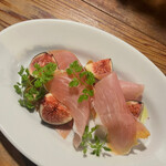 Giotto - 料理写真:季節フルーツと生ハム