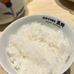 和牛すき焼き 黒野 - ツヤツヤと粒が立ち、甘くて美味しい〜