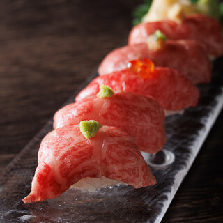 【和牛肉寿司五貫盛り】