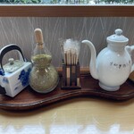 うなぎ亭 友栄 - 山椒、タレなどの備品