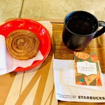 ネイバーフッド アンド コーヒー - オレンジブルボンコーヒー1055円シナモンロール400円消費税145円、合計1600円