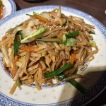 楽関記 - 焼きそば､平打ち麺の芸術品