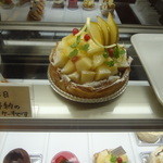 パティスリーメリクリ - 2014/11/18　食べログ４周年◆タルトポワール ４号特別注文、店内にて