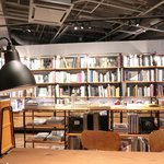 イマ カフェ - 『'14/11/11撮影』店内のテーブル席の風景です