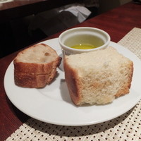 コントワール ミサゴ - パンとオリーブオイル