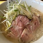 ラーメン イッケン - たっぶりの背脂が濃厚！