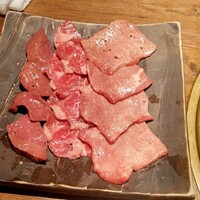 和牛とタン 焼肉 とみ 新橋本店 - 