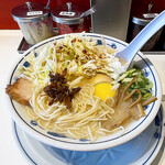 らあめん英 - 卓上の辛子高菜を投入してみます