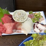 東所沢 大三元 - 刺身盛り合わせ