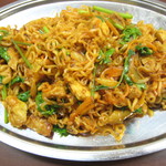 プルジャ ダイニング - チキンチャウミン　￥700