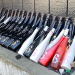 ○屋 - 店頭ディスプレイ。　撮影／11月初旬。