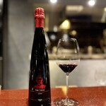 中華寝台 - 甘辛のタレがしっかり効いた焼豚には、甘さのあるランブルスコ。これは合いますね。