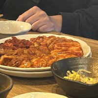 炭火焼肉ホルモン うしごろ 中目黒店 - 