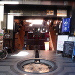 泉や - 2014.11再訪。面白い造りのビル