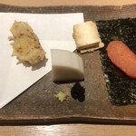 おそばの甲賀 - 4種盛(かまぼこ、明太子、クリームチーズ、鴨肉のささみ揚げ)