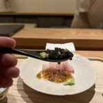 虎白 - 虎白キャビアをわさびで。これは抜群です。