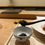 虎白 - これこそ、虎白キャビア。