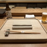 虎白 - 半年待ちのカウンター席が、最高峰