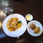 レストラン&バー ラコント - 真鯛のポワレ魚貝のクリームソース