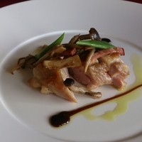 フランス料理 オークヴィル - 肉料理はチキン