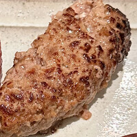 キャラバン - 肉汁を閉じ込めたハンバーグ